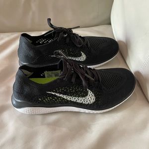 Nike Womens Free RN Flyknit 2018 Running Shoe in size 8